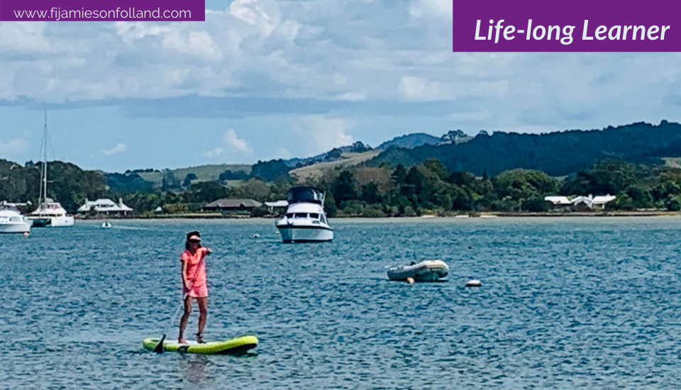 learning the stand up paddle boarding